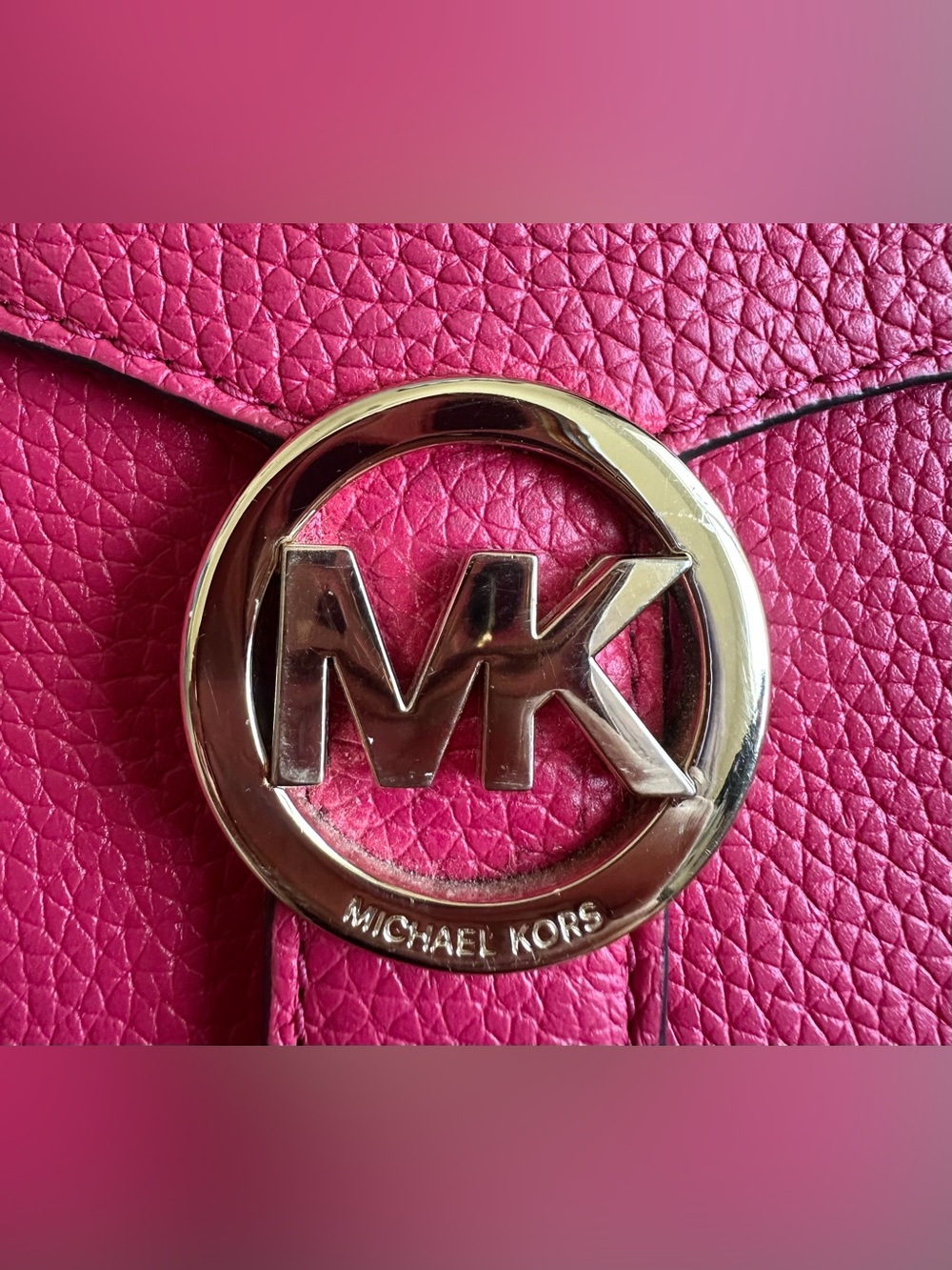 Michael Kors Hot Pink Pebbled Leather Crossbody with Gold MK Emblem ๐ฉท๐ - Picture 4 of 4